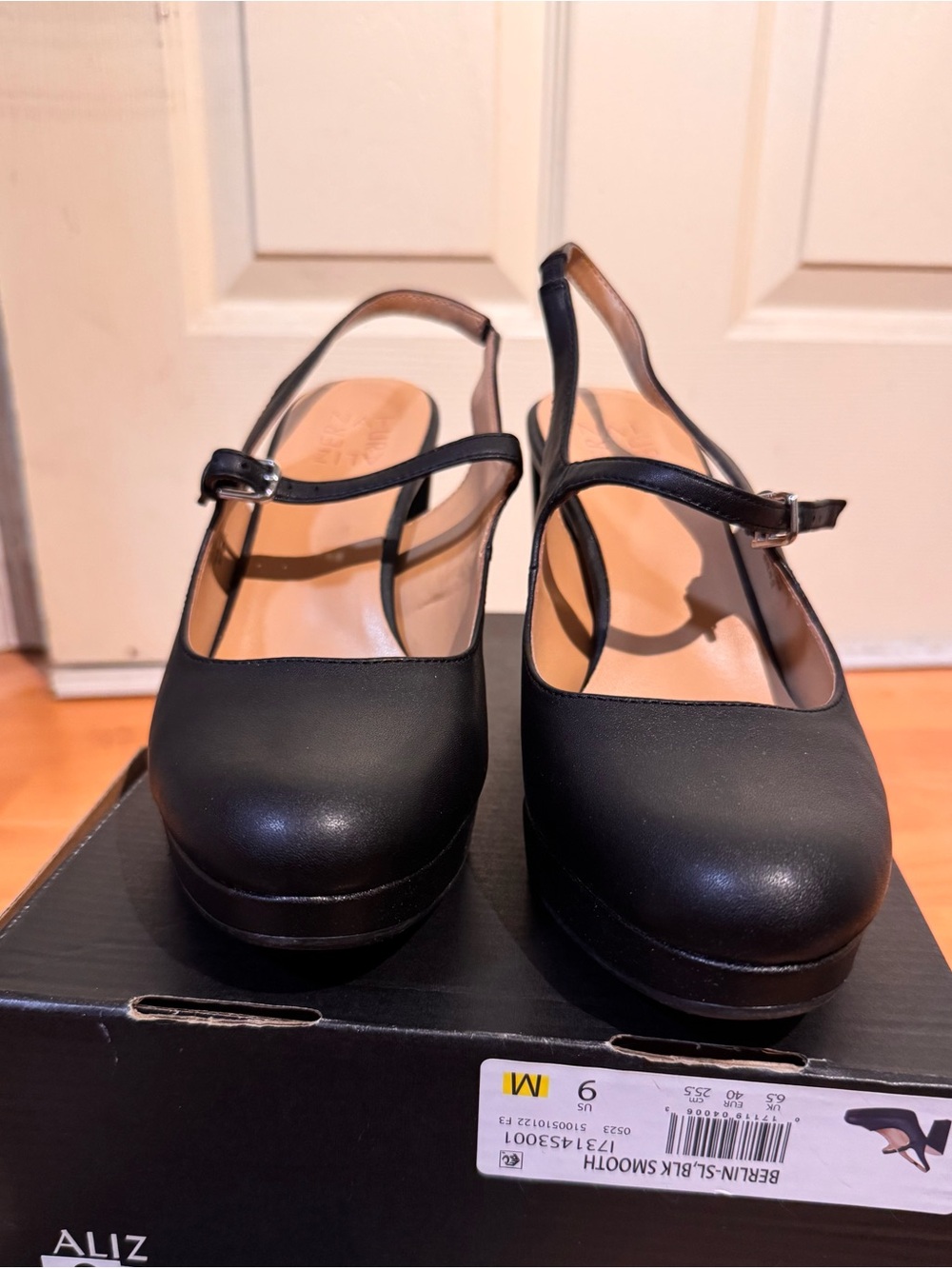 Naturalizer Black Berlin Slingback Heels size 9 - Picture 8 of 14